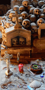 skulls cimitero delle fontanelle naples italy