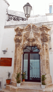 ostuni doorway