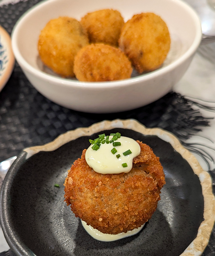 croquetas at portillo restaurante