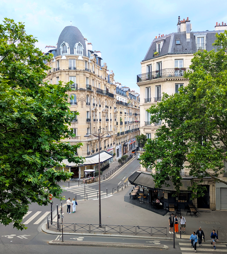 along promenade plantee in Paris