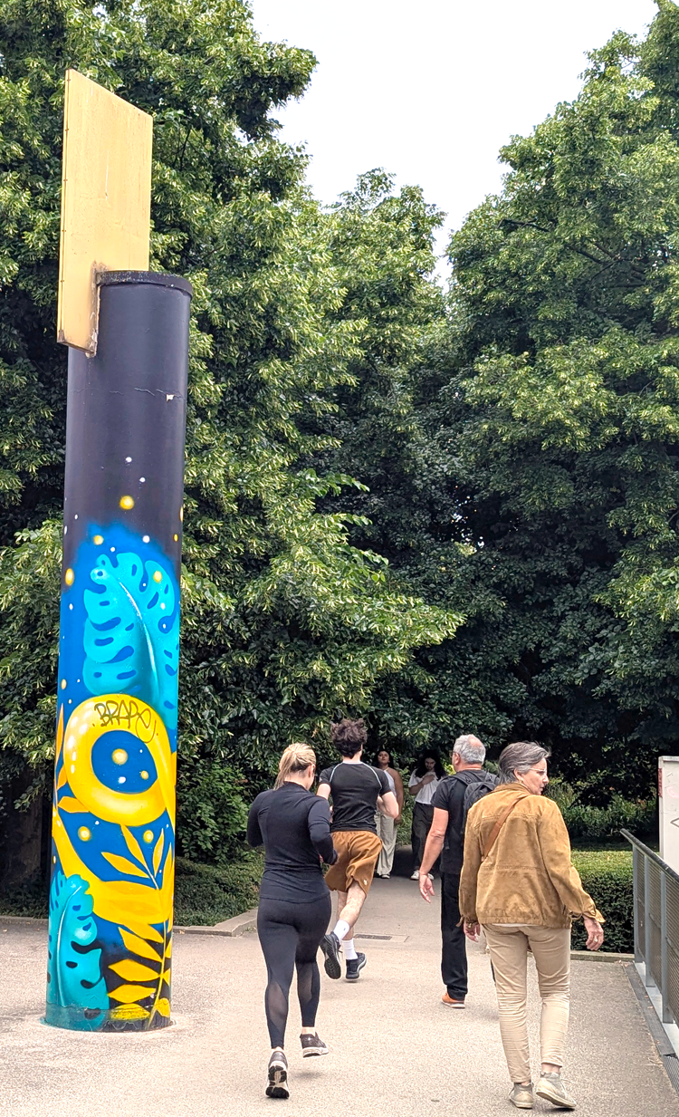 public art along promenade plantee in Paris