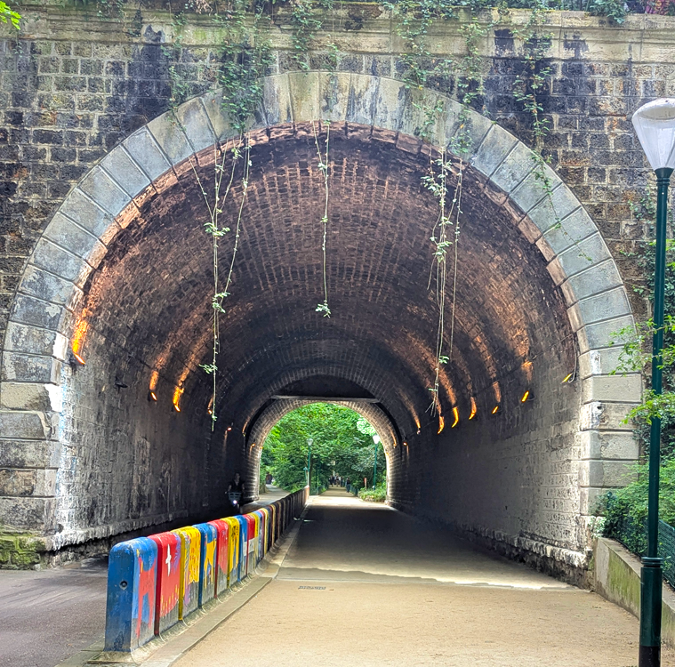 tunnel along promenade plantee in Paris