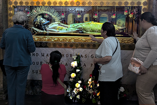 effigy of recumbent Jesus in Zapopan